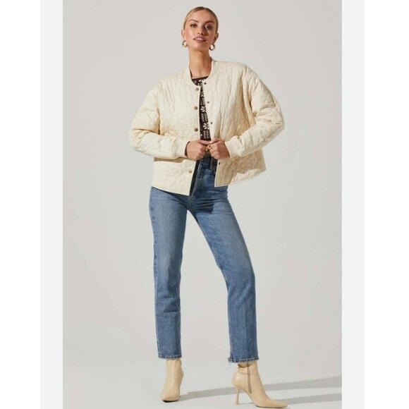 NWOT ASTR The Label Zenni Quilted Floral Jacket Cream XS Snap Front Lightweight - Picture 3 of 9